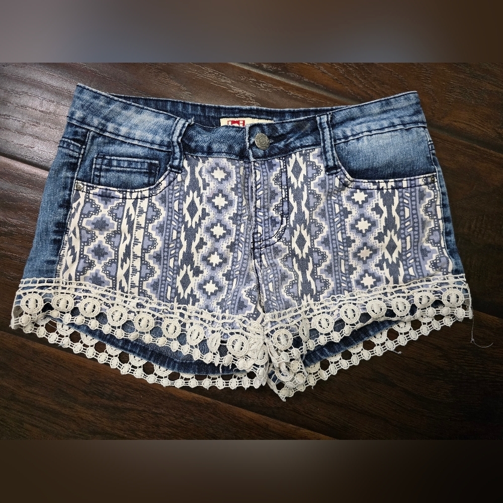LEI Ashley Lowrise Juniors Aztec Print Denim Jean Shorts Size 3